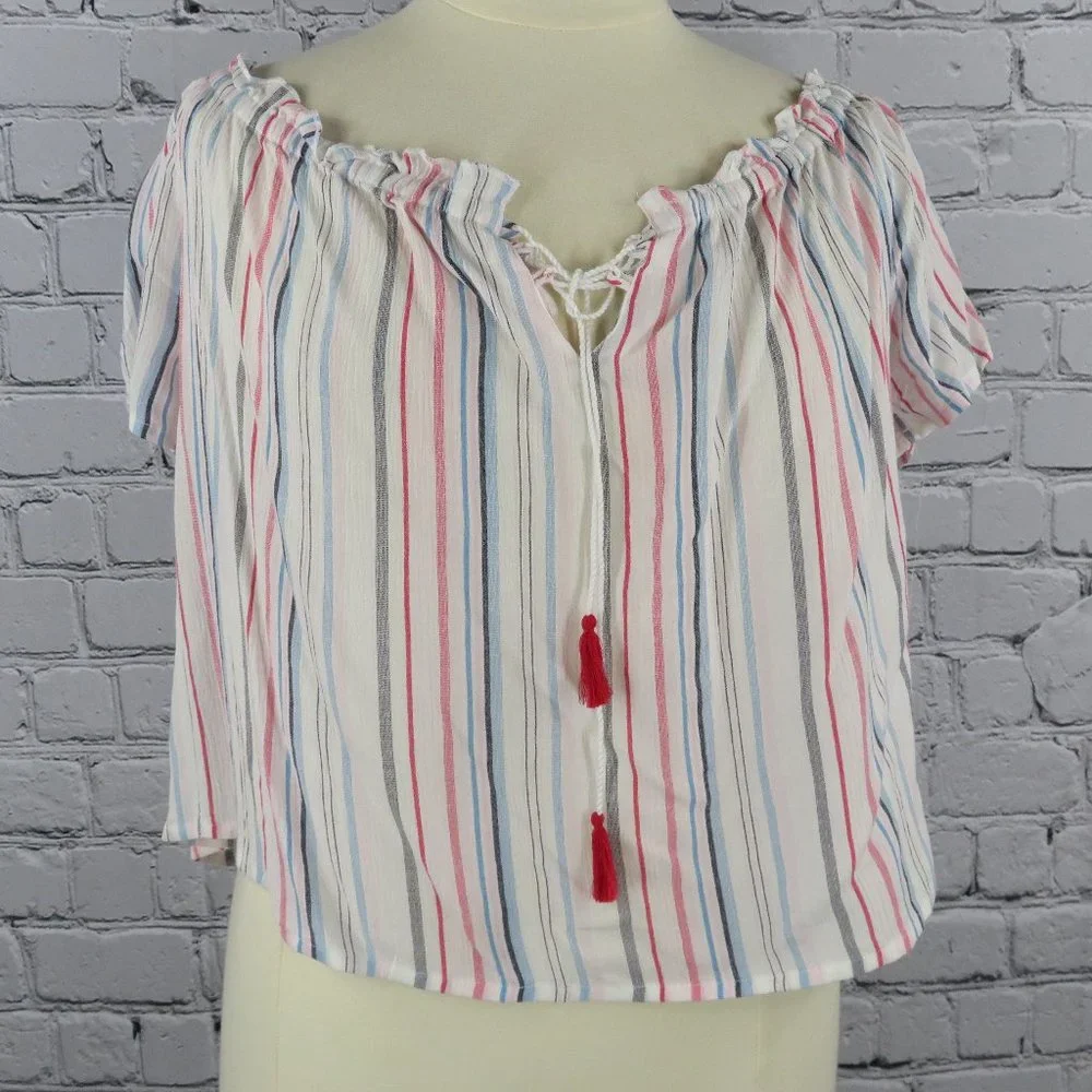 NWT - Women's Plus Short Sleeve Crop Top w/ Vertical Stripes - Picture 2 of 3